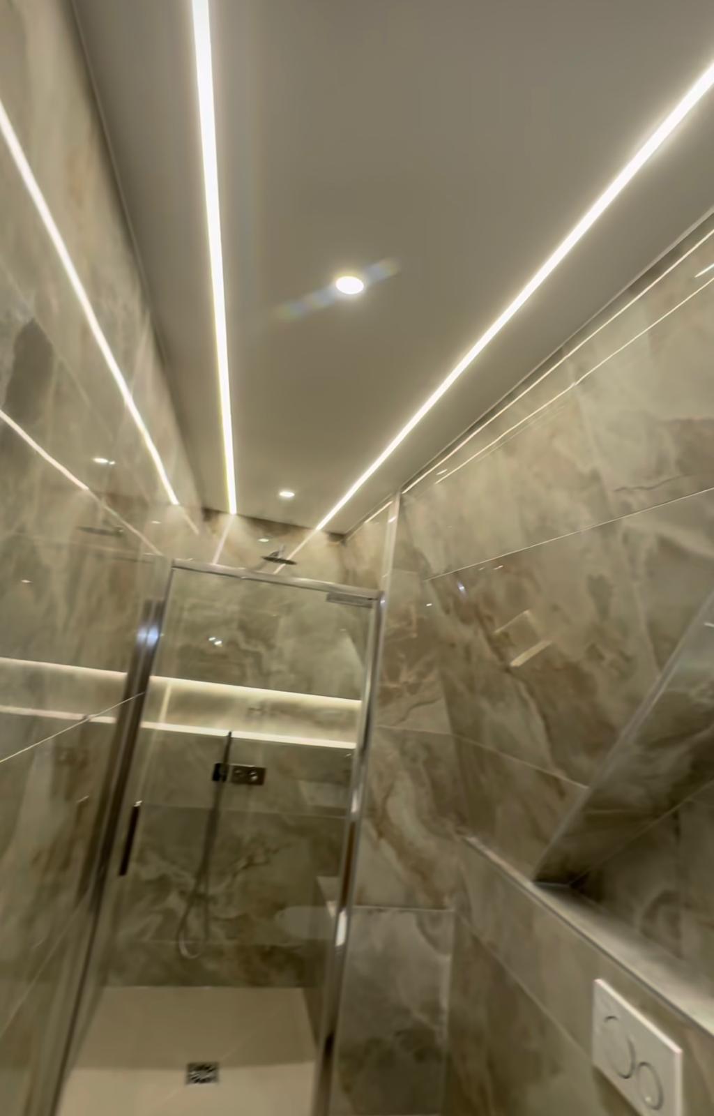 Salles de bains & WC en marbre – Ensemble sanitaire