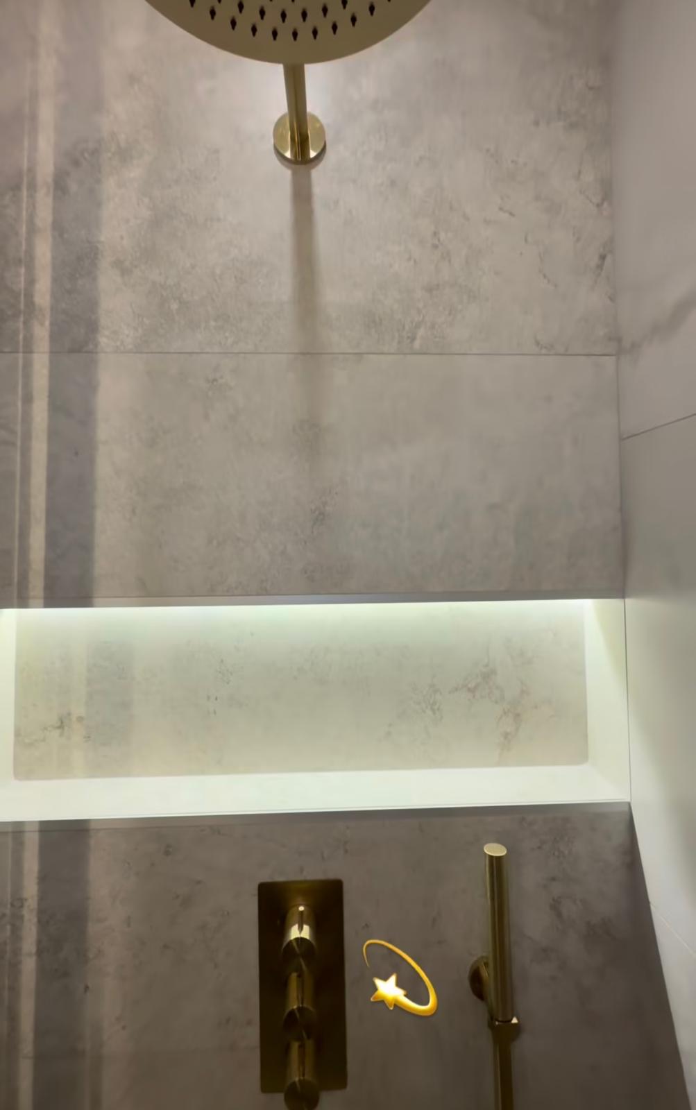 Salles de bains & WC en marbre – Ensemble sanitaire